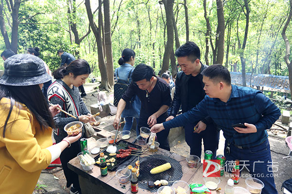 常德市德天廣告有限公司,品牌設(shè)計,活動策劃,影視攝制,廣告設(shè)備租賃,媒體廣告推廣,